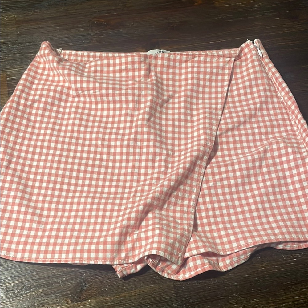 Hollister Pink Checkered Skort